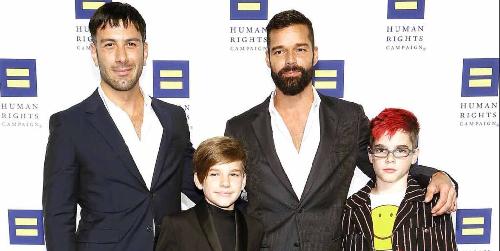 Ricky Martin & Jwan Yosef posing with their sons at an HRC event